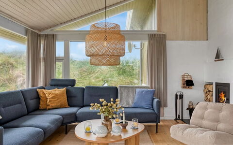 Fanney - 100M from the Sea: Hout, Meubilair, Interieur Ontwerp, Woonkamer, Flooring, Bankstel, Natuurlijk Materiaal, Stoel