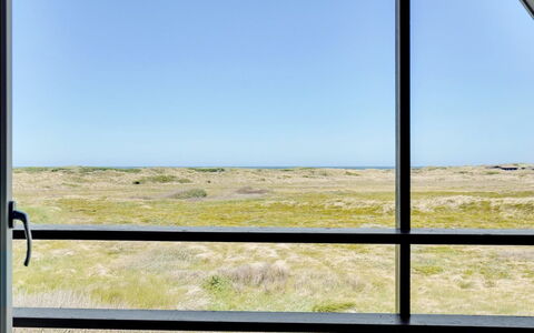 Viona - 350M from the Sea: Blauw, Zonlicht, Zee, Oceaan, Kust, Glas, Steppe, Daylighting, Prairie