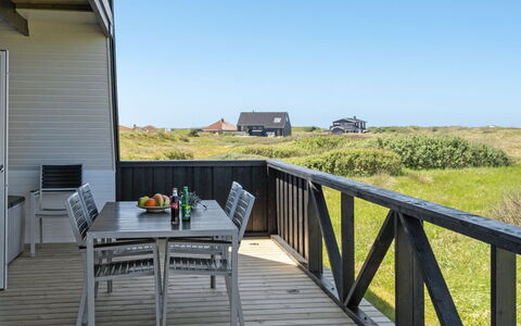 Viona - 350M from the Sea: Hout, Hardwood, Plank, Houten Vloer, Dek, Balkon, Beits, Boardwalk, Leuning, Veranda
