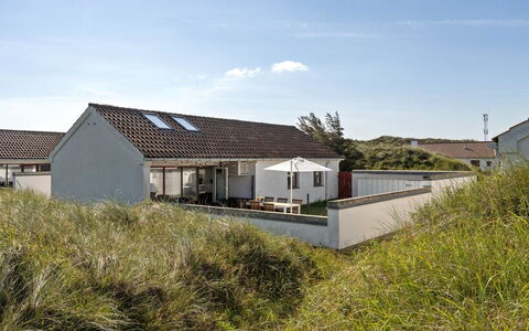 Marjon - 400M from the Sea: Dak, Huis, Deur, Verblijf, Schaduw, Siding, Werf, Landgoed, Backyard