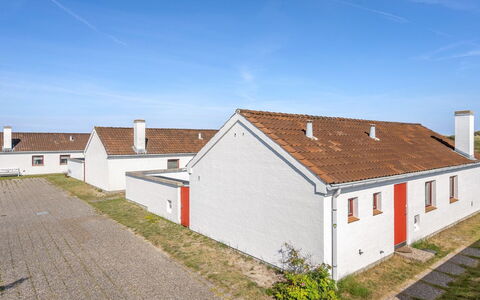 Marjon - 400M from the Sea: Dak, Huis, Deur, Verblijf, Schaduw, Siding, Werf, Landgoed, Backyard