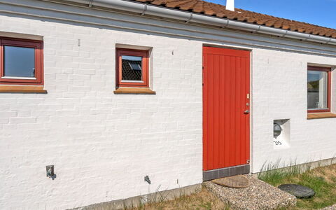Marjon - 400M from the Sea: Dak, Huis, Deur, Verblijf, Schaduw, Siding, Werf, Landgoed, Backyard