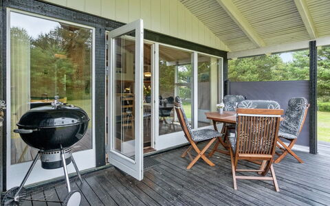 Svantepolk - 1.1Km from the Sea: Huis, Huis, Deur, Dak, Verblijf, Landgoed, Tuin, Schaduw, Siding, Werf