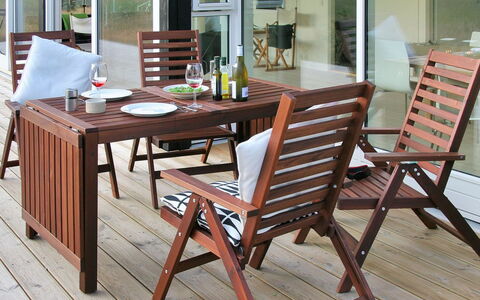 Melinda - 2Km from the Sea: Meubilair, Buitenmeubels, Hout, Tafel, Stoel, Buitentafel, Hardwood, Flooring, Beits, Verdieping