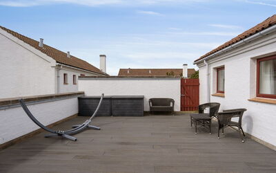 Viena - 400M from the Sea