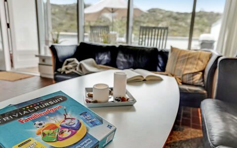 Emiljan - 400M from the Sea: Meubilair, Interieur Ontwerp, Bankstel, Woonkamer, Kamer, Appartement, Comfort, Plafond, Stoel