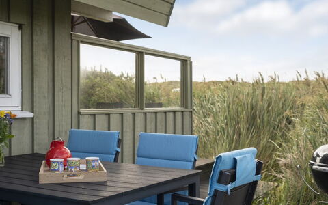 Syni - 500M from the Sea: Hout, Dak, Architectuur, Huis, Huis, Verblijf, Siding, Hardwood, Helling, Landgoed