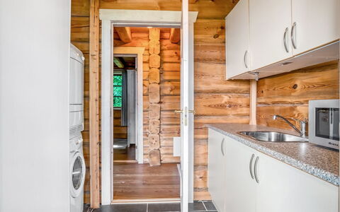 Stamen - 200M from the Sea: Hout, Flooring, Beits, Cabinetry, Countertop, Keuken, Loodgieterswerkinrichting, Hardwood, Natuurlijk Materiaal, Wastafel