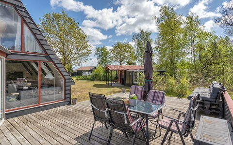 Vladanka - from the Sea: Hout, Huis, Veranda, Dek, Hardwood, Dak, Beits, Houten Vloer, Eco Hotel
