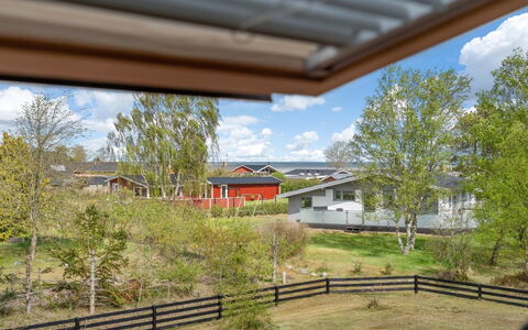 Vladanka - from the Sea: Hout, Huis, Veranda, Dek, Hardwood, Dak, Beits, Houten Vloer, Eco Hotel