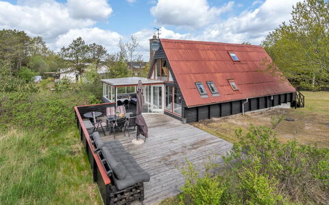 Vladanka - from the Sea: Hout, Huis, Veranda, Dek, Hardwood, Dak, Beits, Houten Vloer, Eco Hotel