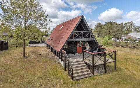 Vladanka - from the Sea: Hout, Huis, Veranda, Dek, Hardwood, Dak, Beits, Houten Vloer, Eco Hotel