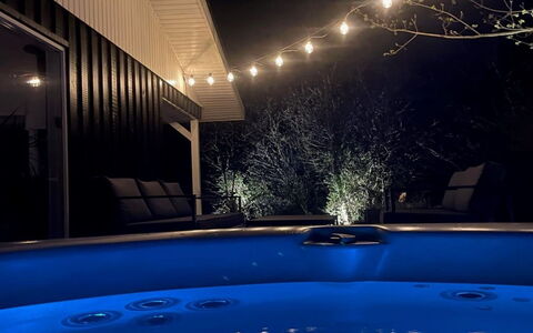 Adam - from the Sea: Verlichting, Nacht, Lichte Inrichting, Backyard, Beveiliging Verlichting, Zwembad, Landschap Verlichting, Patio, Hotel, Binnenplaats