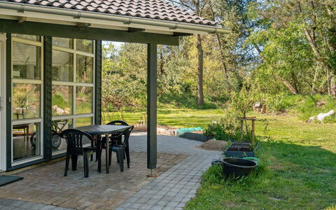 Marlien - 1Km to the Fjord: Blauw, Struik, Verblijf, Groundcover, Tuin, Landgoed, Schaduw, Landscaping, Boerderij, Eco Hotel