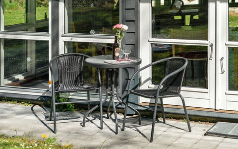 Marlien - 1Km to the Fjord: Blauw, Struik, Verblijf, Groundcover, Tuin, Landgoed, Schaduw, Landscaping, Boerderij, Eco Hotel