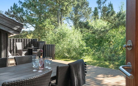 Kali - 900M to the Fjord: Dak, Huis, Land Lot, Huis, Verblijf, Landgoed, Garden Gebouwen, Schaduw, Blokhut, Landscaping