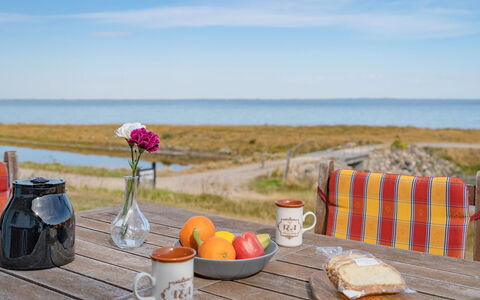Yorrick - 50M to the Fjord: Tableware, Meubilair, Tafel, Drinkware, Serveware, Buitenmeubels, Zee, Buitentafel, Kust, Strand