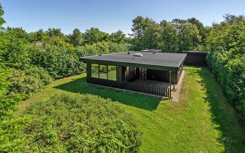 Ludde - 500M to the Fjord: Dak, Huis, Land Lot, Huis, Verblijf, Landgoed, Garden Gebouwen, Schaduw, Blokhut, Landscaping