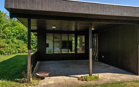 Ludde - 500M to the Fjord: Dak, Huis, Land Lot, Huis, Verblijf, Landgoed, Garden Gebouwen, Schaduw, Blokhut, Landscaping