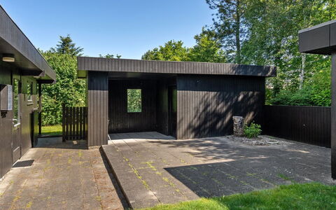 Ludde - 500M to the Fjord: Dak, Huis, Land Lot, Huis, Verblijf, Landgoed, Garden Gebouwen, Schaduw, Blokhut, Landscaping