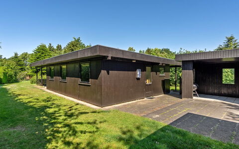 Ludde - 500M to the Fjord: Dak, Huis, Land Lot, Huis, Verblijf, Landgoed, Garden Gebouwen, Schaduw, Blokhut, Landscaping