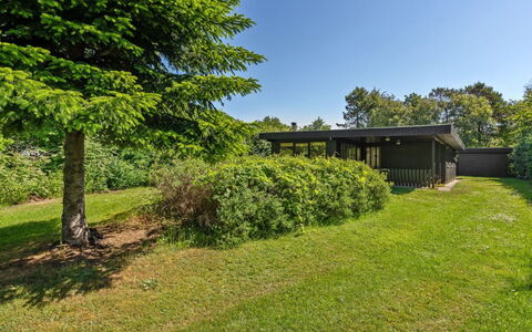 Ludde - 500M to the Fjord: Dak, Huis, Land Lot, Huis, Verblijf, Landgoed, Garden Gebouwen, Schaduw, Blokhut, Landscaping