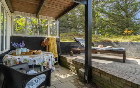 Freda - 100M to the Fjord: Dak, Huis, Land Lot, Huis, Verblijf, Landgoed, Garden Gebouwen, Schaduw, Blokhut, Landscaping