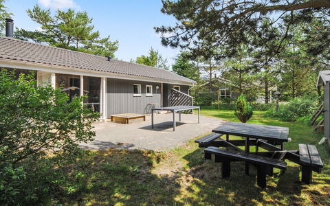 Sighbiorn - 950M from the Sea: Blauw, Struik, Verblijf, Groundcover, Tuin, Landgoed, Schaduw, Landscaping, Boerderij, Eco Hotel