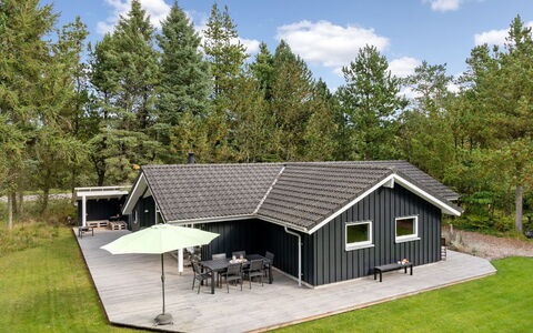 Grimi - 4Km from the Sea: Verblijf, Huis, Huis, Dak, Veranda, Landgoed, Siding, Garden Gebouwen, Boerderij, Werf