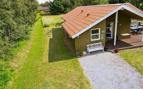 Karitte - 5Km from the Sea: Blauw, Struik, Verblijf, Groundcover, Tuin, Landgoed, Schaduw, Landscaping, Boerderij, Eco Hotel