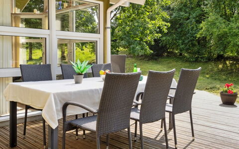 Karitte - 5Km from the Sea: Blauw, Struik, Verblijf, Groundcover, Tuin, Landgoed, Schaduw, Landscaping, Boerderij, Eco Hotel