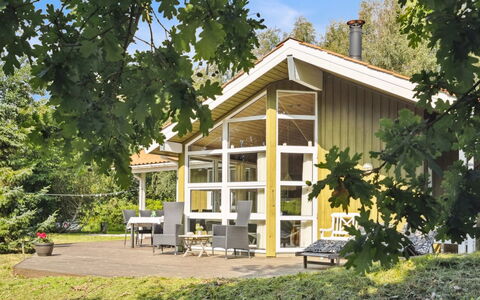 Karitte - 5Km from the Sea: Blauw, Struik, Verblijf, Groundcover, Tuin, Landgoed, Schaduw, Landscaping, Boerderij, Eco Hotel