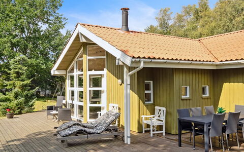 Karitte - 5Km from the Sea: Blauw, Struik, Verblijf, Groundcover, Tuin, Landgoed, Schaduw, Landscaping, Boerderij, Eco Hotel