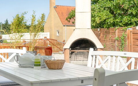 Swipdagh - 500M from the Sea: Hout, Huis, Veranda, Dek, Hardwood, Dak, Beits, Houten Vloer, Eco Hotel