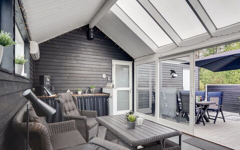 Henriete - 3.5Km from the Sea: Meubilair, Hout, Huis, Buitenmeubels, Stoel, Bloempot, Veranda, Dek, Deur, Patio