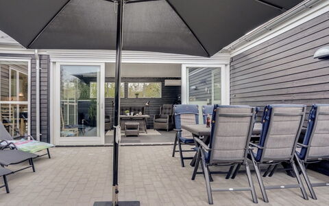 Henriete - 3.5Km from the Sea: Buitenmeubels, Meubilair, Stoel, Buitentafel, Dek, Veranda, Samengesteld Materiaal, Patio, Keuken En Eettafel, Deur