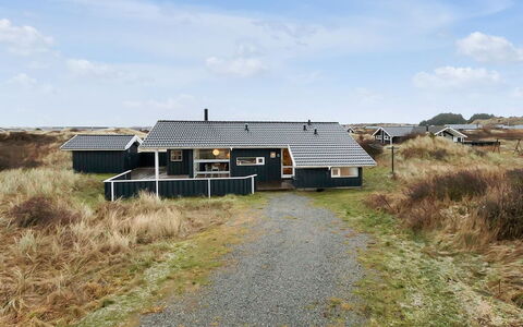 Frederikka - 350M from the Sea: Woongebied, Dak, Voorstad, Oprit, Landgoed, Schoorsteen