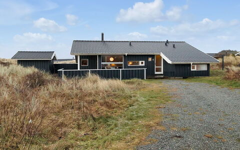 Frederikka - 350M from the Sea: Woongebied, Dak, Voorstad, Oprit, Landgoed, Schoorsteen