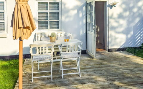 Elef - 2.0Km from the Sea: Meubilair, Buitenmeubels, Hout, Stoel, Veranda, Tafel, Buitentafel, Verdieping, Flooring, Keuken En Eettafel