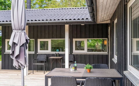 Jarno - 1Km from the Sea: Plafond, Flooring, Interieur Ontwerp, Verdieping, Samengesteld Materiaal, Meubilair, Toevlucht, Hotel, Ontwerp, Daylighting