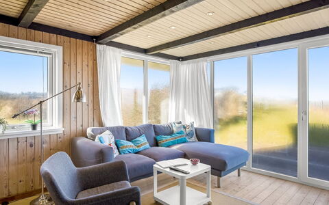 Stella - 700M from the Sea: Hout, Dak, Architectuur, Huis, Huis, Verblijf, Siding, Hardwood, Helling, Landgoed