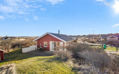 Stella - 700M from the Sea: Hout, Dak, Architectuur, Huis, Huis, Verblijf, Siding, Hardwood, Helling, Landgoed
