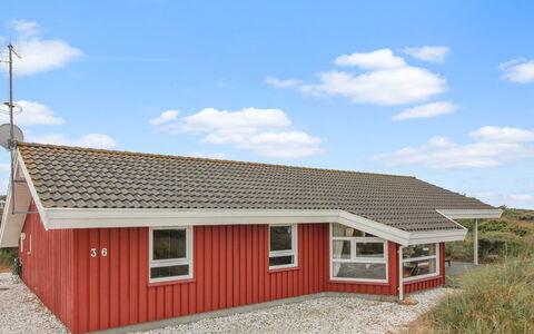 Gamal - 400M from the Sea: Meubilair, Interieur Ontwerp, Flooring, Hout, Verdieping, Plafond, Houten Vloer, Stoel, Tafel, Verlichting
