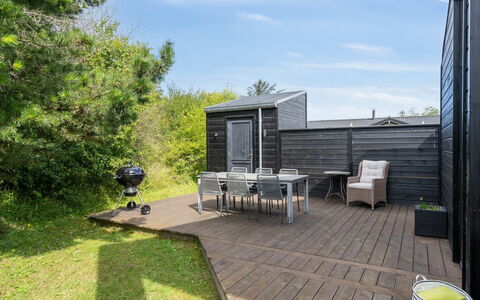 Herdie - 900M from the Sea: Meubilair, Interieur Ontwerp, Flooring, Hout, Verdieping, Plafond, Houten Vloer, Stoel, Tafel, Verlichting