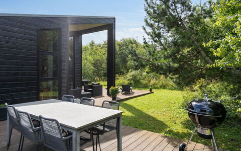 Herdie - 900M from the Sea: Meubilair, Interieur Ontwerp, Flooring, Hout, Verdieping, Plafond, Houten Vloer, Stoel, Tafel, Verlichting