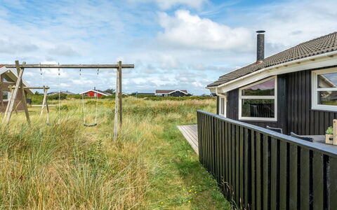 Fanni - 460M from the Sea: Meubilair, Interieur Ontwerp, Flooring, Hout, Verdieping, Plafond, Houten Vloer, Stoel, Tafel, Verlichting