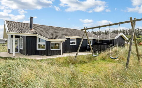 Fanni - 460M from the Sea: Meubilair, Interieur Ontwerp, Flooring, Hout, Verdieping, Plafond, Houten Vloer, Stoel, Tafel, Verlichting