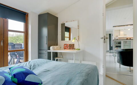 Grubbe - 600M from the Sea: Meubilair, Interieur Ontwerp, Flooring, Verdieping, Plafond, Hout, Bed, Slaapkamer, Kamer, Lichte Inrichting