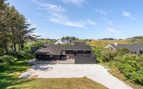 Grubbe - 600M from the Sea: Dak, Huis, Land Lot, Huis, Verblijf, Landgoed, Garden Gebouwen, Schaduw, Blokhut, Landscaping