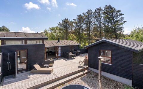 Grubbe - 600M from the Sea: Dak, Huis, Land Lot, Huis, Verblijf, Landgoed, Garden Gebouwen, Schaduw, Blokhut, Landscaping
